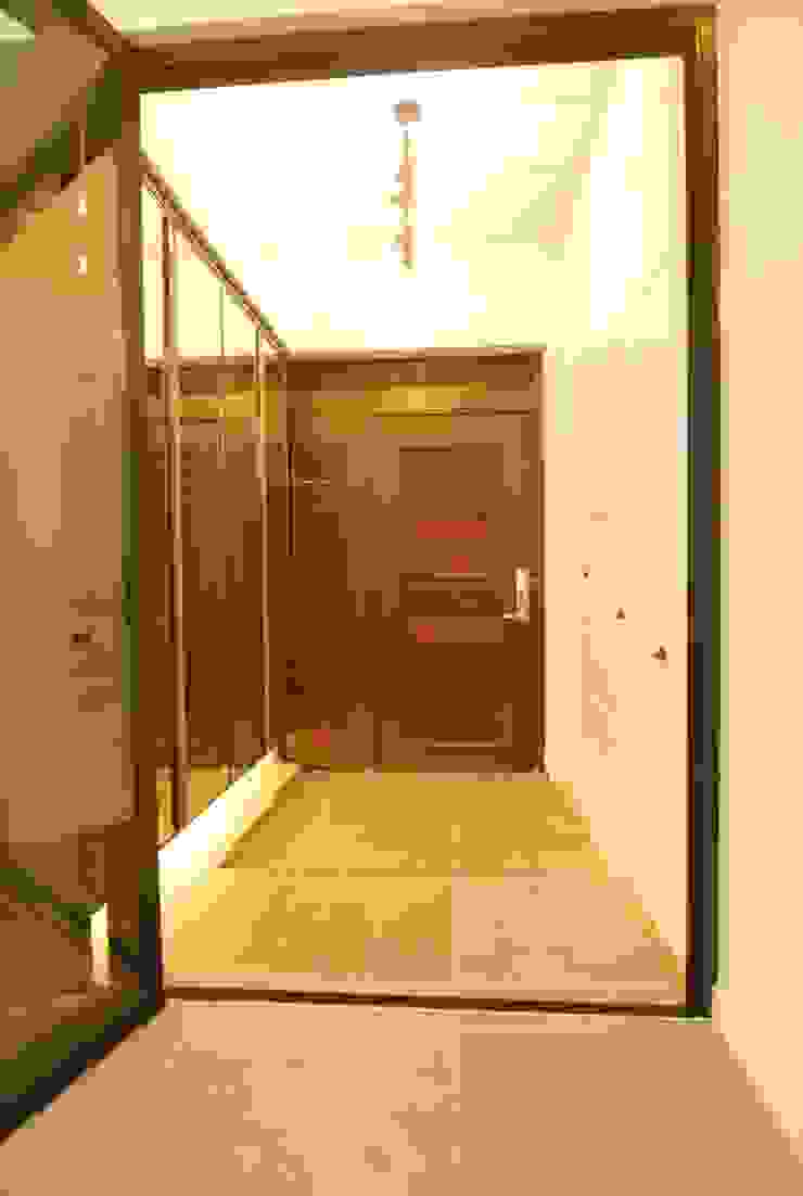 다한디자인 Modern Corridor, Hallway and Staircase Glass Black