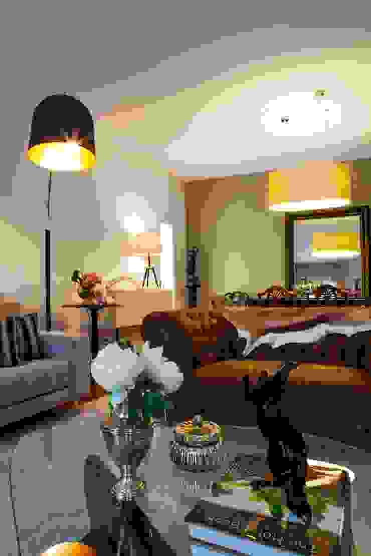 Eclectic style living room by Spacemakers Eclectic