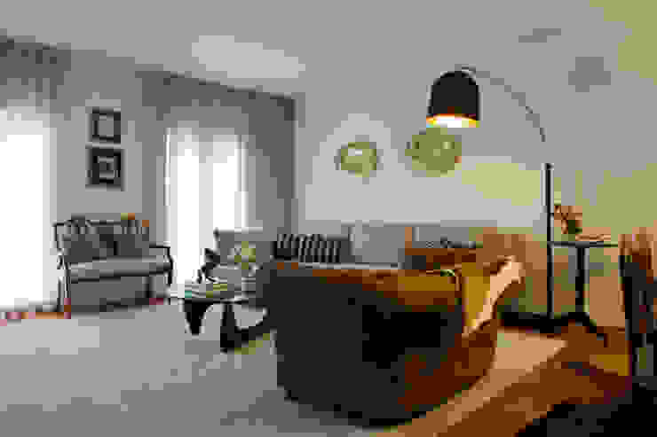 Eclectic style living room by Spacemakers Eclectic