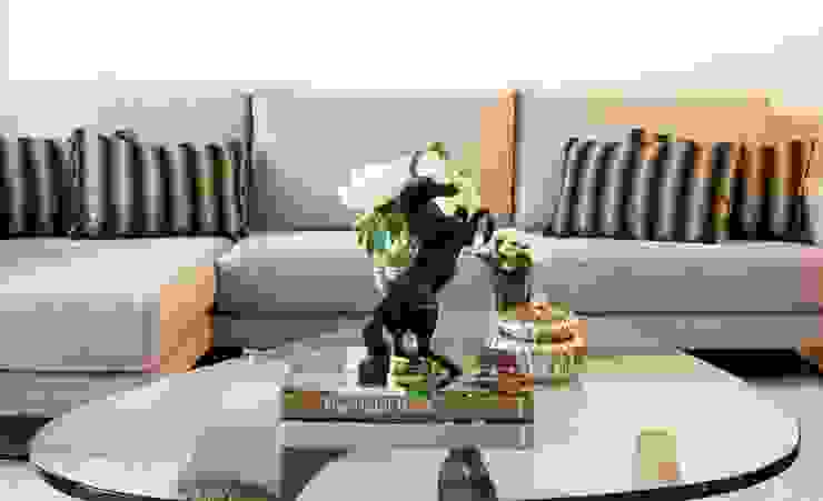 Eclectic style living room by Spacemakers Eclectic