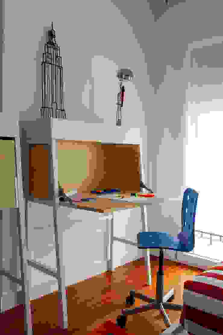 Modern nursery/kids room by Spacemakers Modern