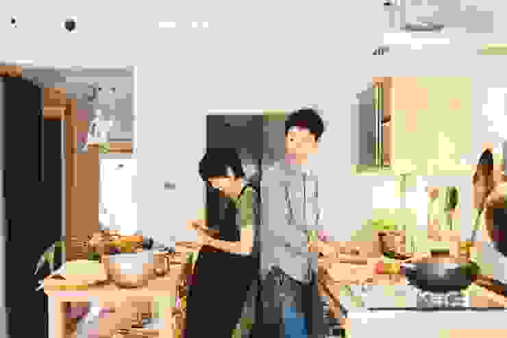 コンパクトさを楽しもう 狭いキッチンの工夫 Homify コンパクトさを楽しもう 狭いキッチンの工夫 Homify