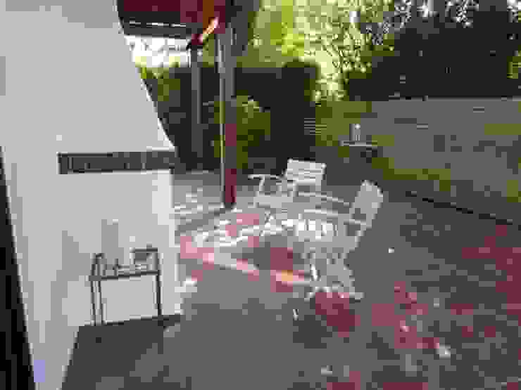 Staging einer Villa zum Verkauf Home Staging Gabriela Überla Klassischer Balkon, Veranda & Terrasse
