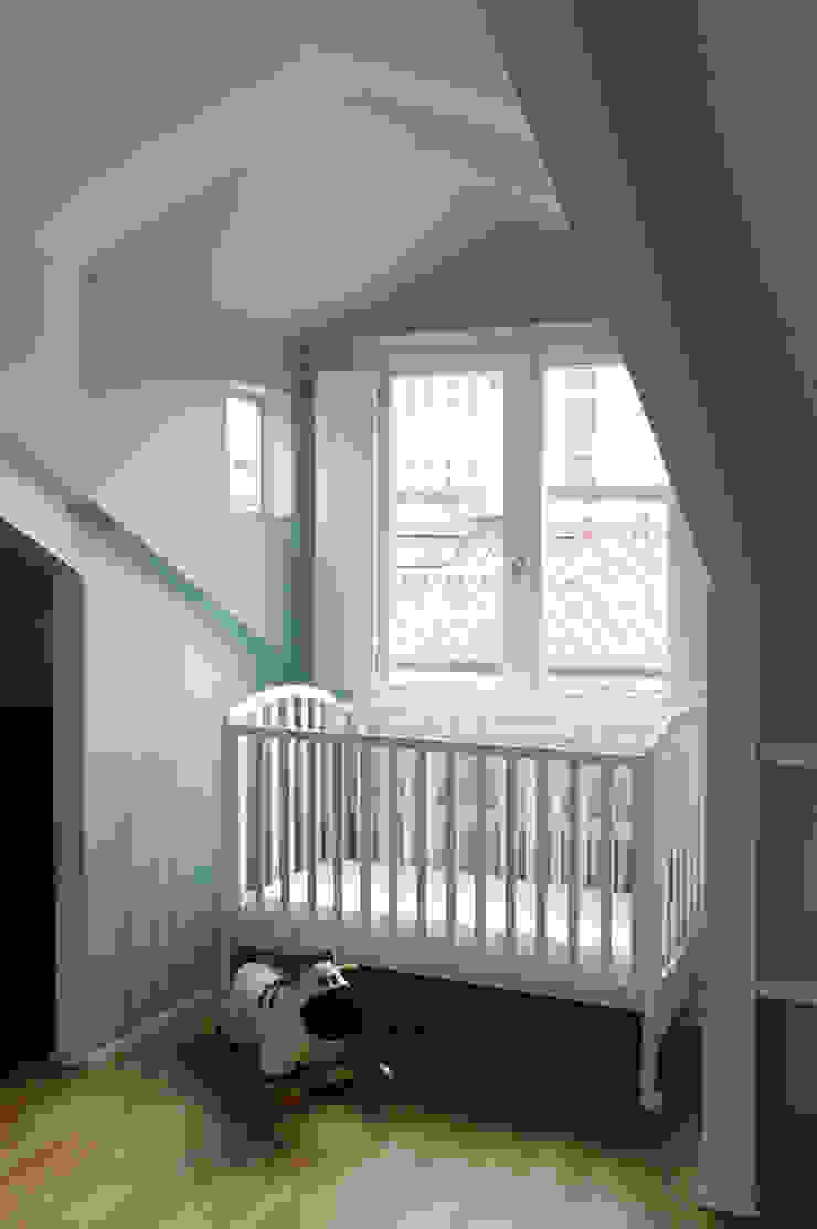 02arch Minimalist bedroom