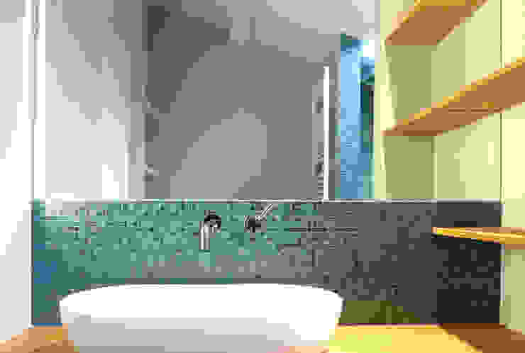 02arch Minimalist style bathroom