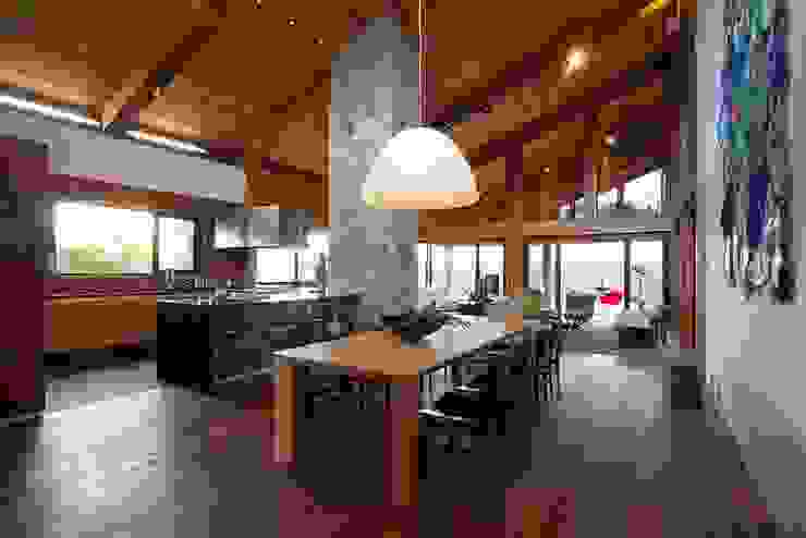 Mountain House David Guerra Arquitetura e Interiores Casas de estilo rústico