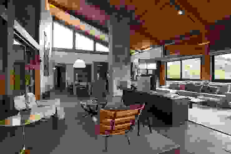 Mountain House David Guerra Arquitetura e Interiores Casas de estilo rústico