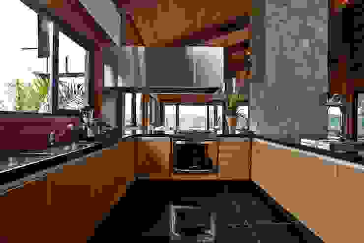 Mountain House David Guerra Arquitetura e Interiores Casas de estilo rústico