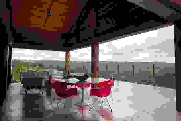 Mountain House David Guerra Arquitetura e Interiores Casas de estilo rústico