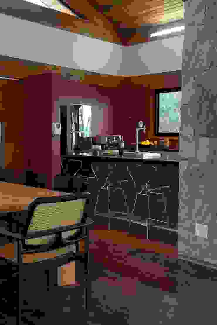 Mountain House David Guerra Arquitetura e Interiores Casas de estilo rústico