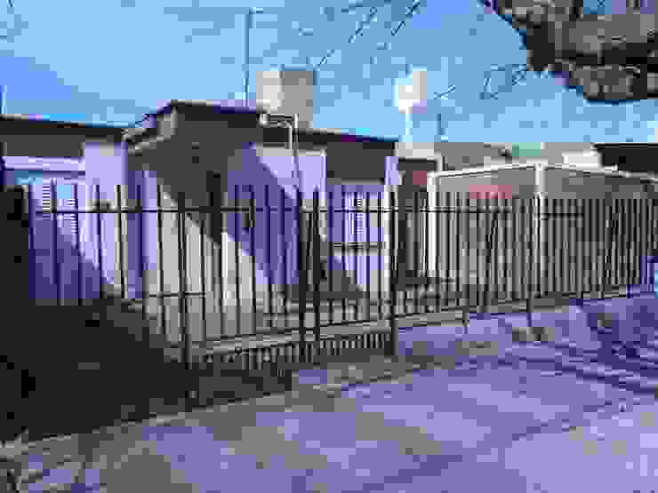 Ampliación de cochera y modernización de fachada | homify | homify