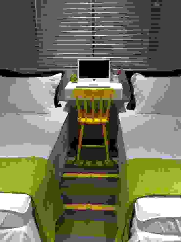 Fabiana Rosello Arquitetura e Interiores Eclectic style bedroom