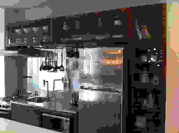 Fabiana Rosello Arquitetura e Interiores Eclectic style kitchen