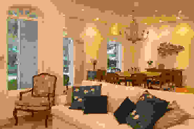 Célia Orlandi por Ato em Arte Living roomAccessories & decoration