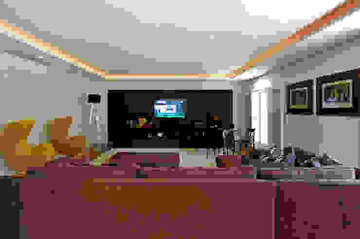 Célia Orlandi por Ato em Arte Multimedia roomAccessories & decoration