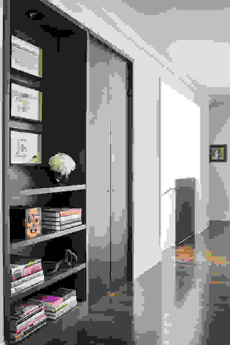 Modern corridor, hallway & stairs by Antonio Martins Interior Design Inc Modern