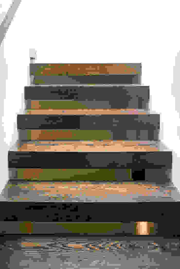 Modern corridor, hallway & stairs by Antonio Martins Interior Design Inc Modern