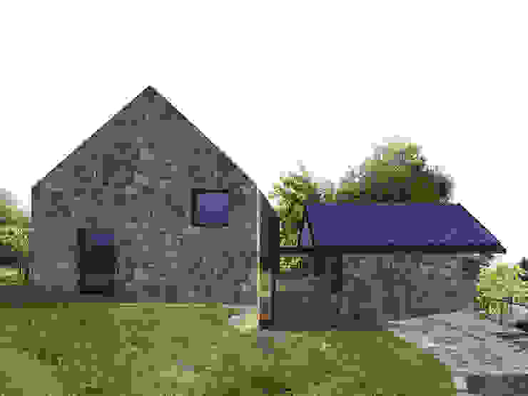 Davide Domingues Arquitecto Case in stile rustico Granito Metallizzato/Argento