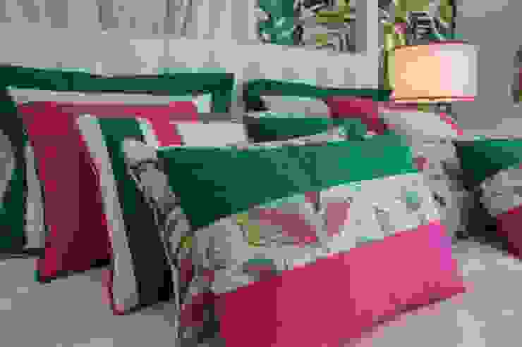 Modern style bedroom by GRAÇA Decoração de Interiores Modern