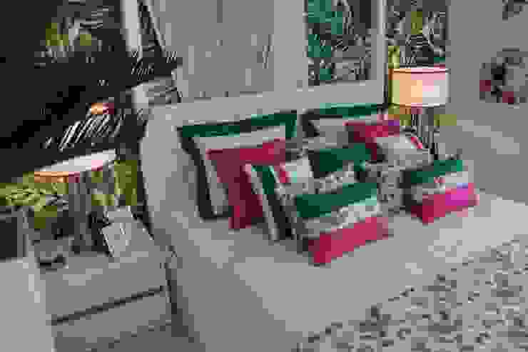 Modern style bedroom by GRAÇA Decoração de Interiores Modern