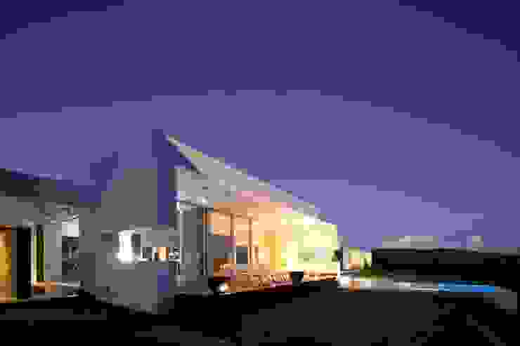 LIGHTEN Nhà phong cách tối giản