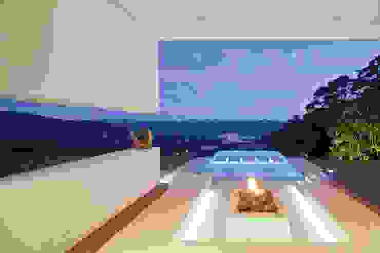 LIGHTEN Nhà phong cách tối giản