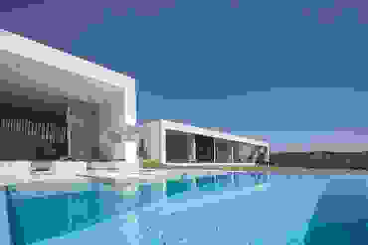 LIGHTEN Nhà phong cách tối giản