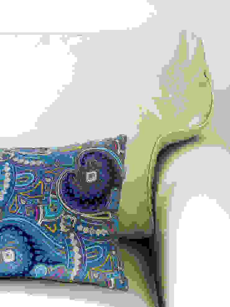 Mediterranean style living room by maria inês home style Mediterranean