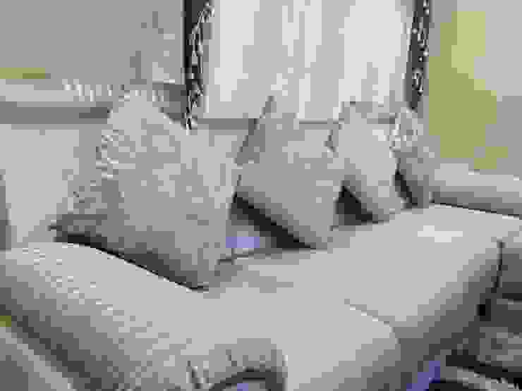 Mr.M Residential Flat DESIGNER GALAXY Modern living room