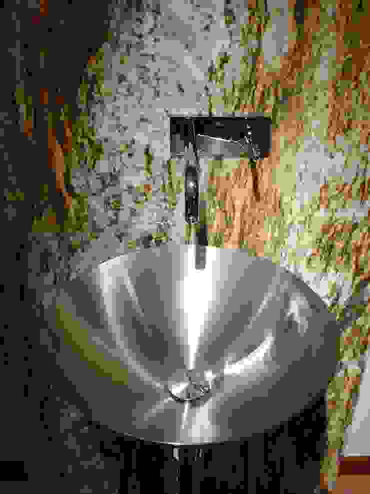 Bathrooms/ Dynamic444 od Dynamic444 Nowoczesny
