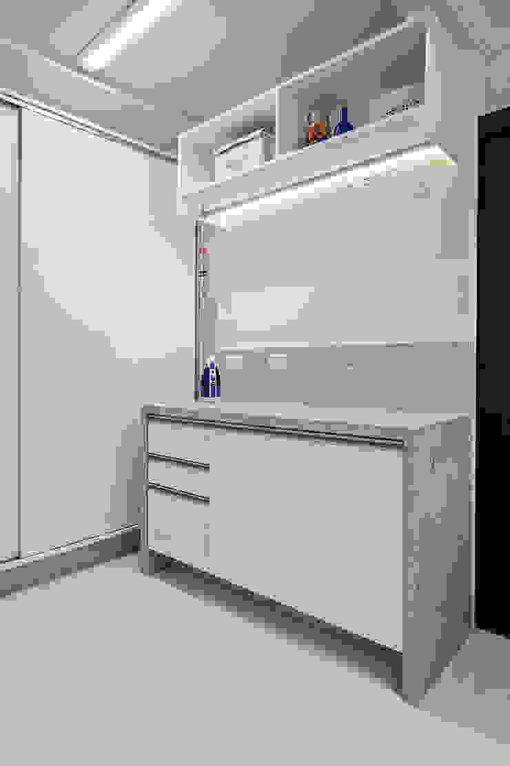 Patrícia Azoni Arquitetura + Arte & Design Garajes tropicales