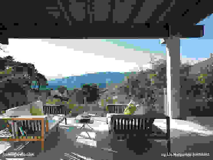 Lis Melgarejo Arquitectura Modern balcony, veranda & terrace