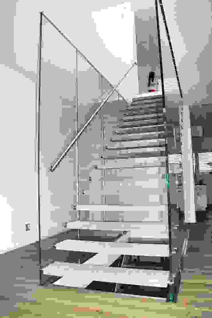 Glastragende Treppe Mit Betondesignstufen By Lifestyle Treppen De Homify