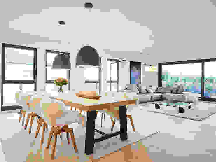 Stylish und gemütlich: ein Penthouse zum Wohlfühlen, HONEYandSPICE innenarchitektur + design HONEYandSPICE innenarchitektur + design Modern Dining Room