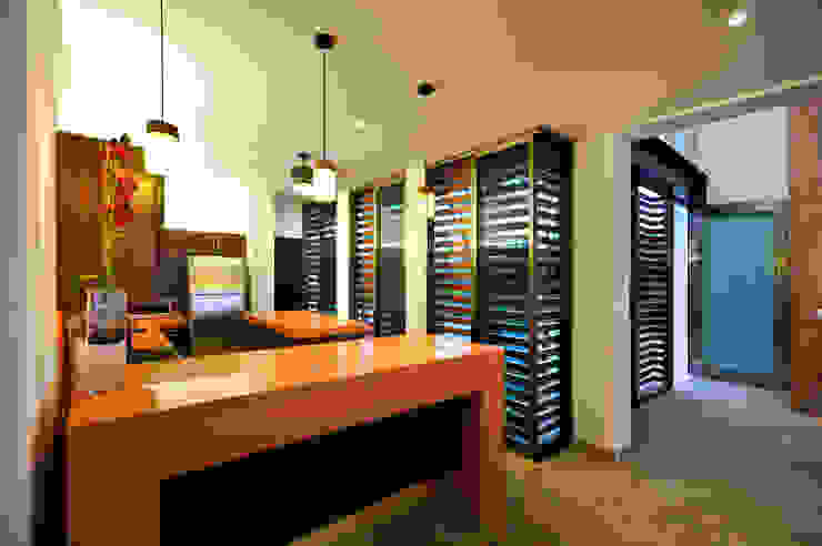 LIZZIE VALENCIA arquitectura & diseño Modern kitchen