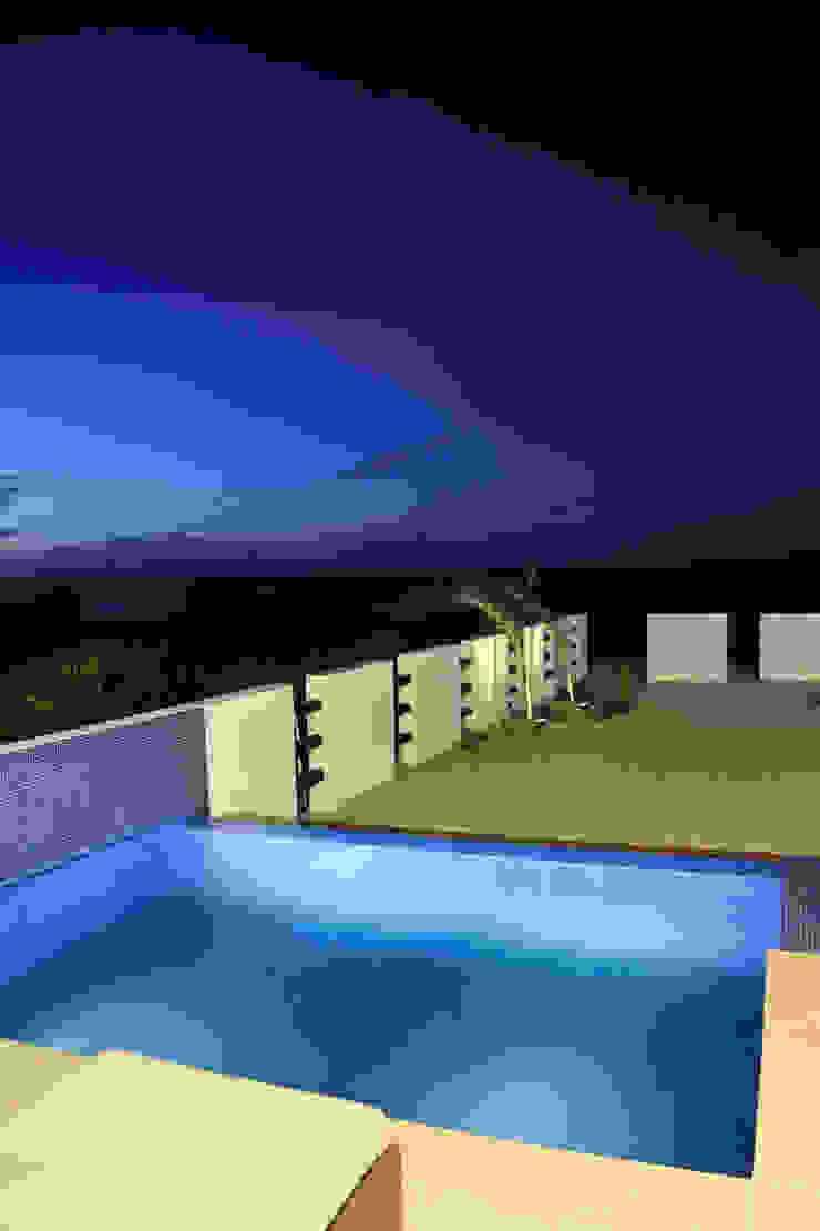 LIZZIE VALENCIA arquitectura & diseño Pool