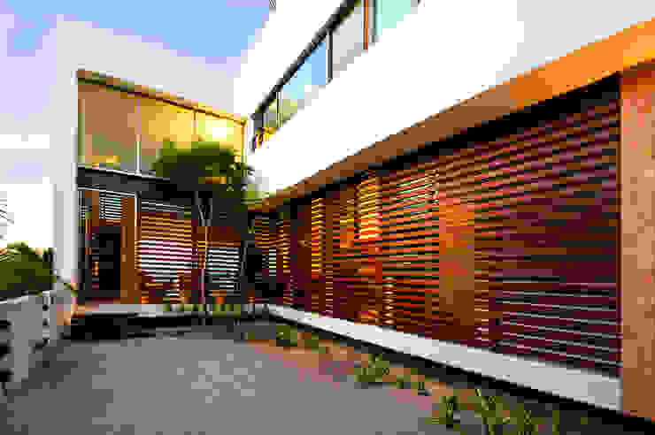 LIZZIE VALENCIA arquitectura & diseño Modern houses