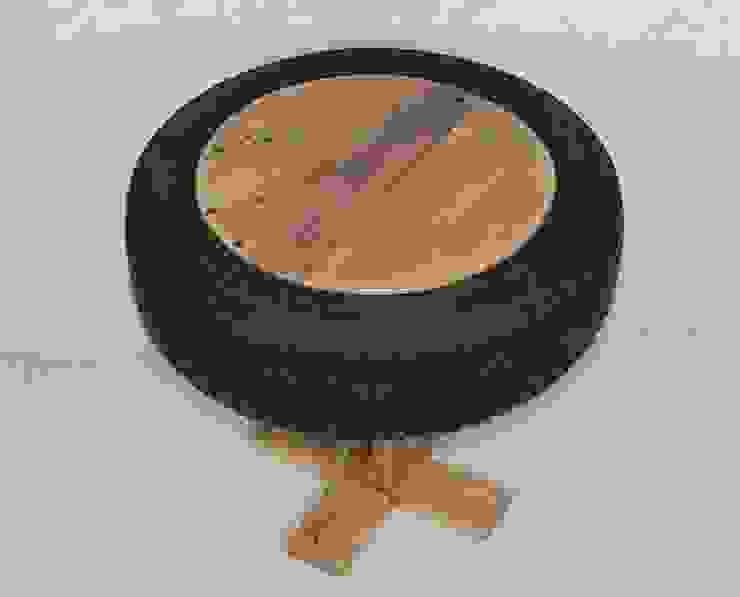 Couchtisch Aus Autoreifen Und Paletten Holz Upcycling Reifentisch Von Refactura Homify