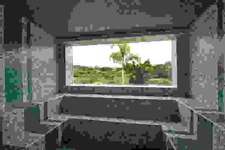 Célia Orlandi por Ato em Arte SpaPool & spa accessories