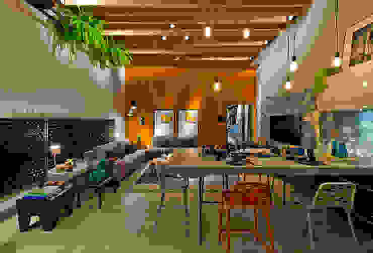 Ateliê do Mestre Cervejeiro Sarau Arquitetura Salas de jantar modernas