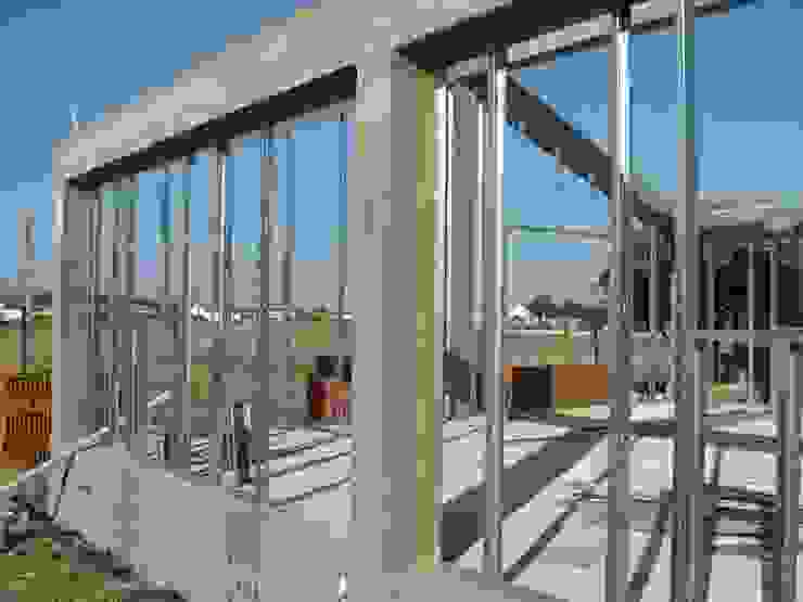 Apontamento de estrutura de paredes interiores. Casas campestres por knowhowtobuild Campestre