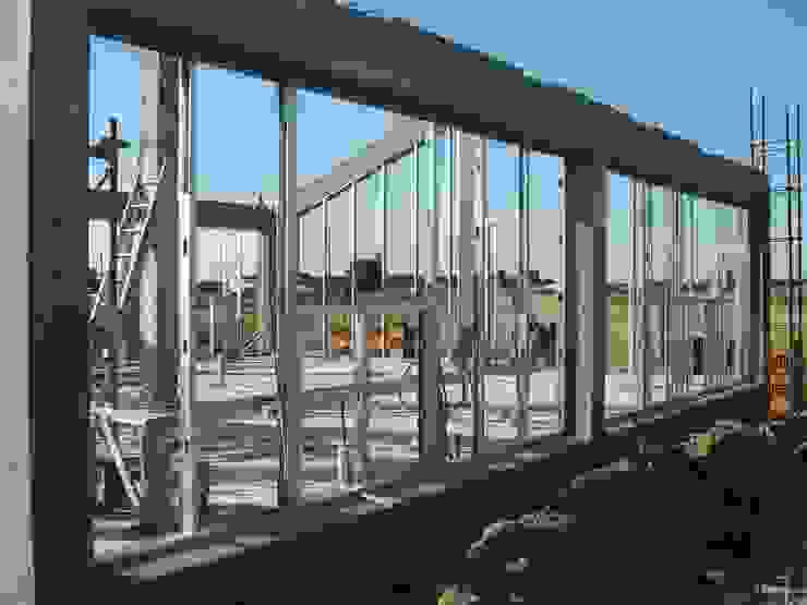 Apontamento de estrutura de paredes interiores. Casas campestres por knowhowtobuild Campestre