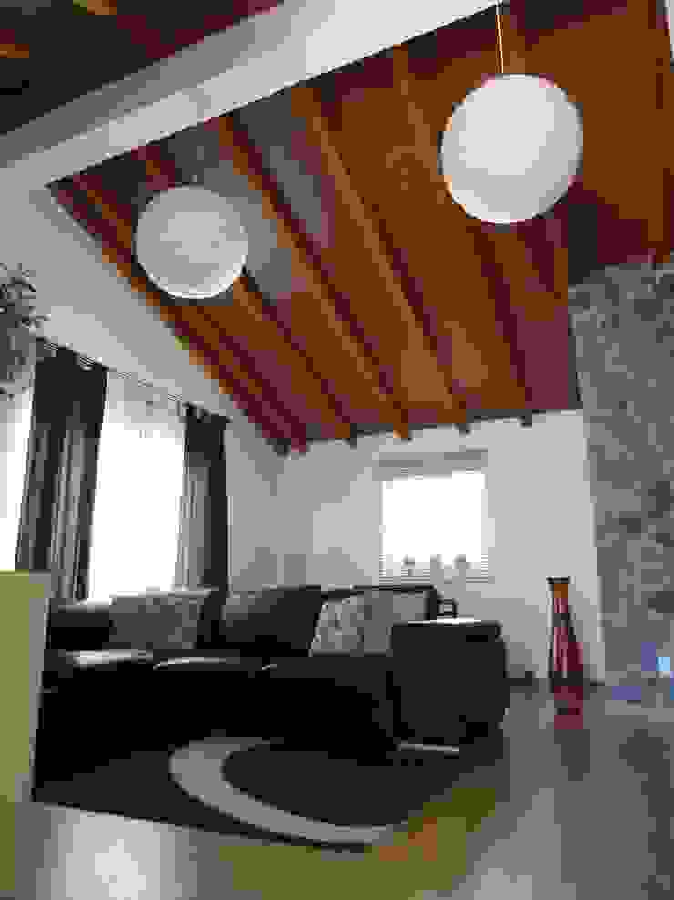 Sala Estar Principal. Salas de estar campestres por knowhowtobuild Campestre