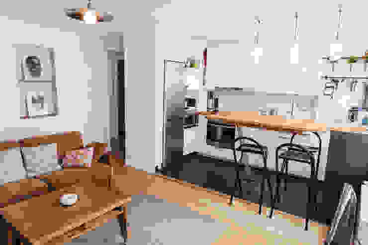 Appartement 48m², Lise Compain Lise Compain Cuisine moderne Un meuble,Biens,Ébénisterie,Table,Bois,Comptoir,Éclairage,Cadre de l&#39;image,Design d&#39;intérieur,Appareil de cuisine