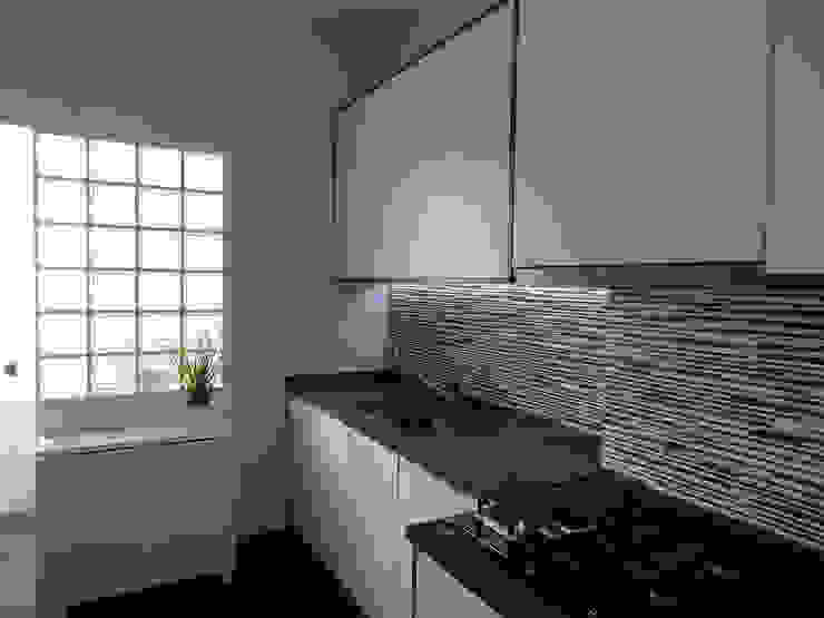 Cozinhas modernas por Happy Ideas At Home - Arquitetura e Remodelação de Interiores Moderno