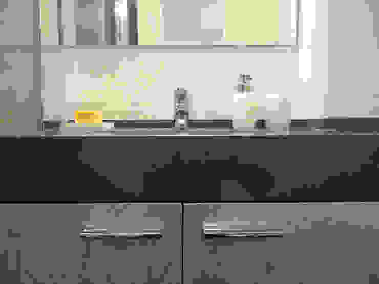 Banheiros modernos por Happy Ideas At Home - Arquitetura e Remodelação de Interiores Moderno