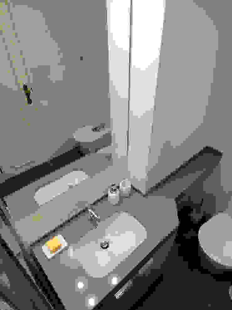 Banheiros modernos por Happy Ideas At Home - Arquitetura e Remodelação de Interiores Moderno