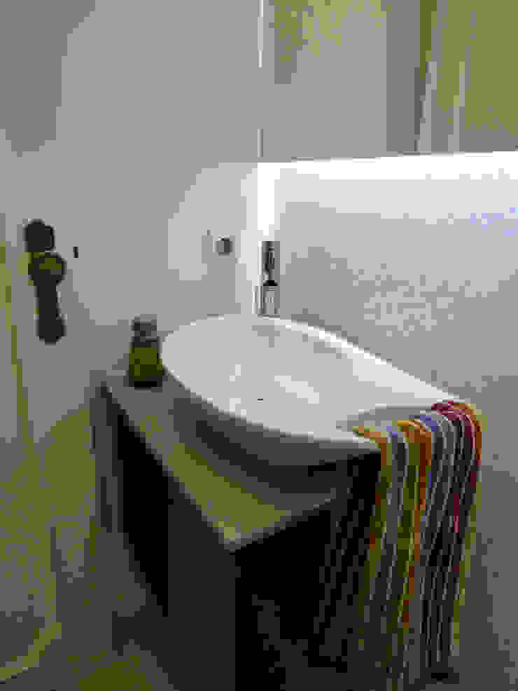 Banheiros modernos por Happy Ideas At Home - Arquitetura e Remodelação de Interiores Moderno