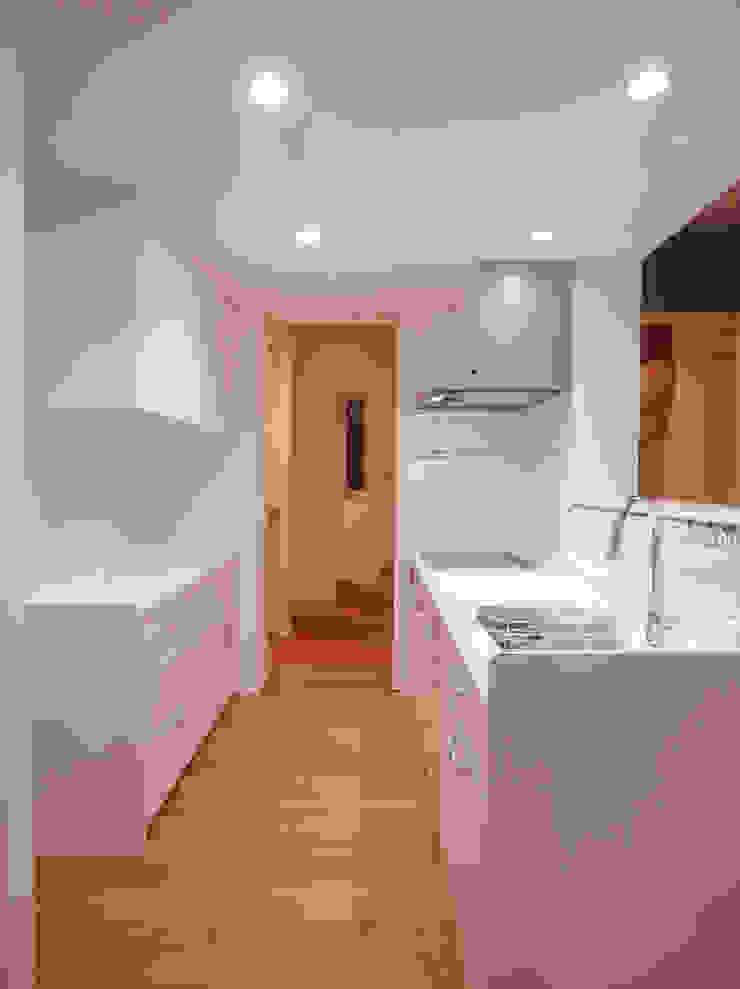祐成大秀建築設計事務所 Scandinavian style kitchen White