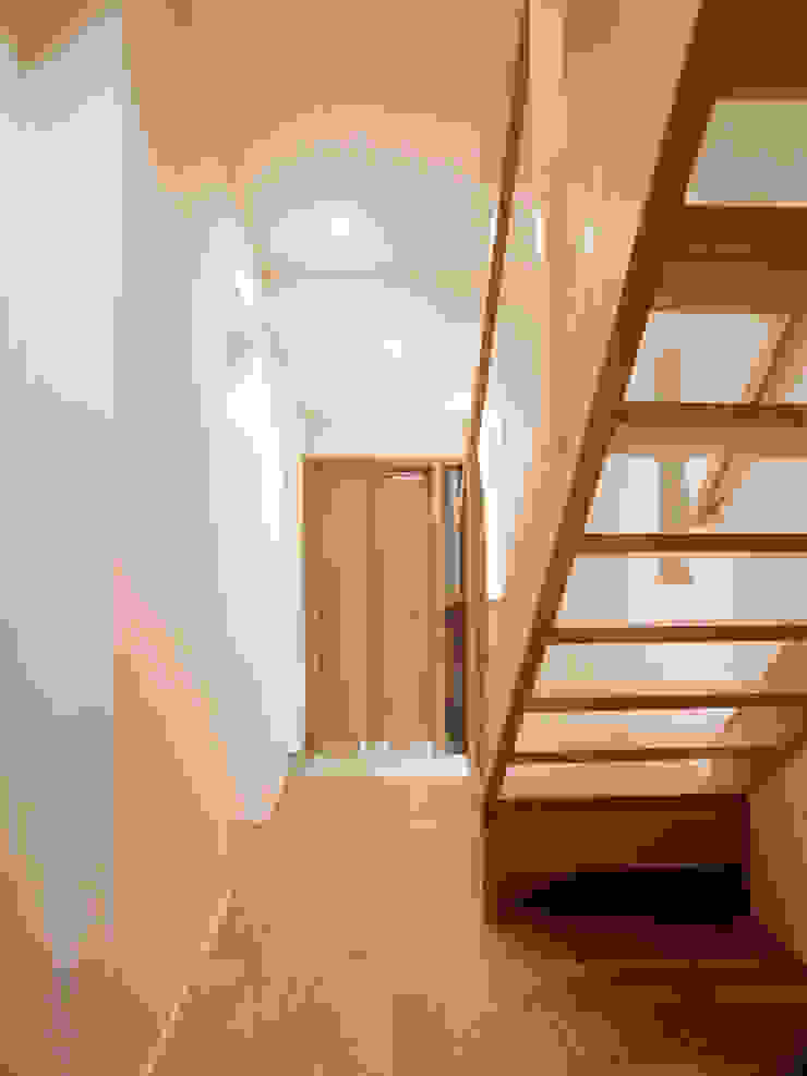 祐成大秀建築設計事務所 Scandinavian style corridor, hallway& stairs Wood White